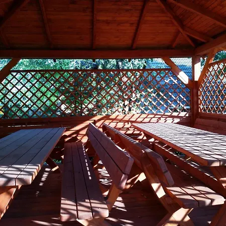 Sliwkowy Sad Biesiadki