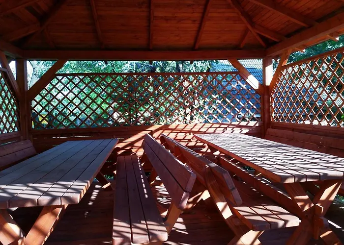 Sliwkowy Sad Biesiadki